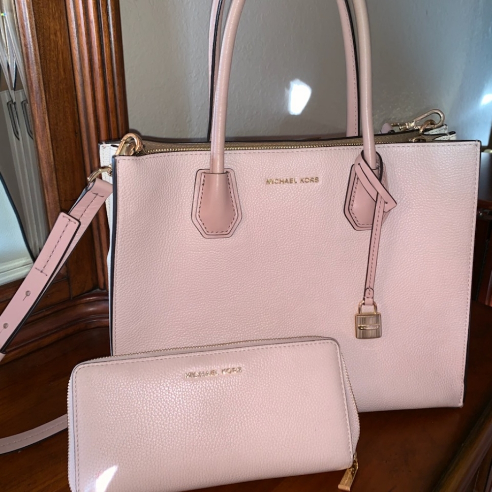 Michael Kors Handbag and wallet